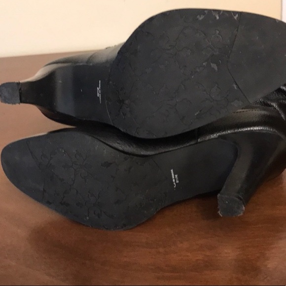 Black leather heeled boots - Picture 4 of 7